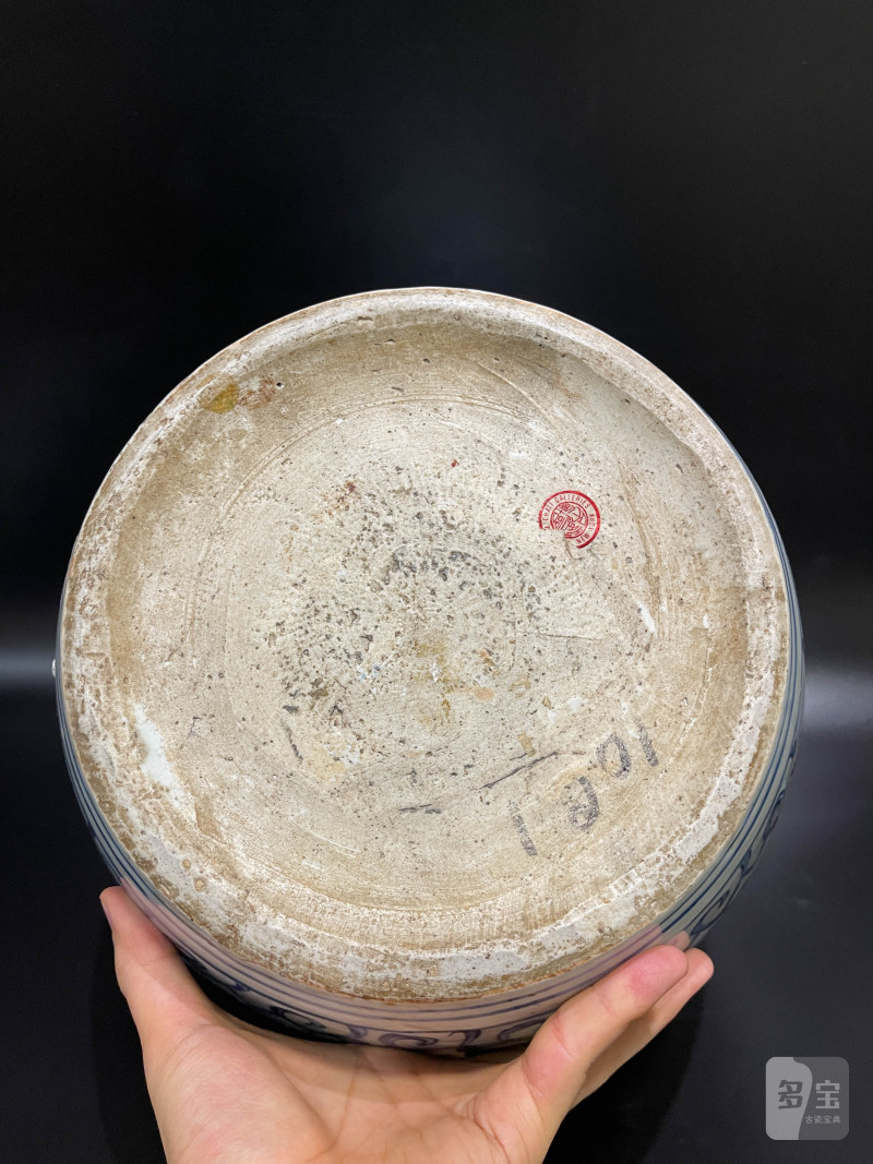 明万历 青花缠枝莲纹大罐 - 图10